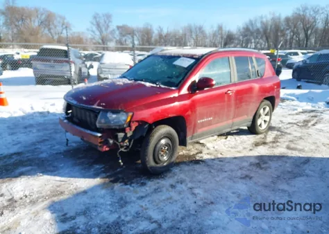 2014 Jeep Compass Latitude z USA, uszkodzony, nr VIN 1C4NJDEBXED661832